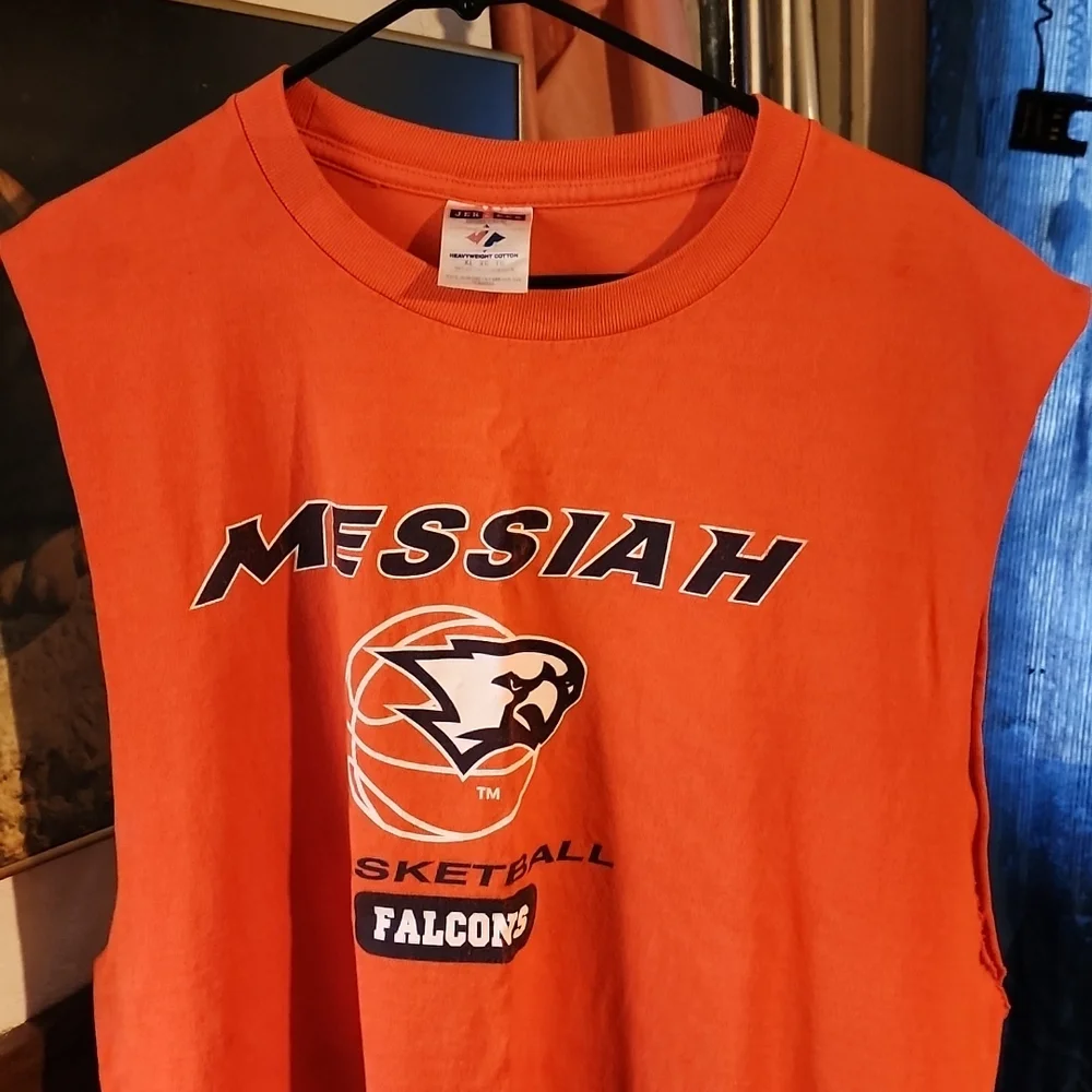 JERZEES  MESSIAH BASKETBALL  FALCONS. SIZE ( XL ) - Picture 1 of 6